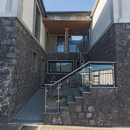 3-Bedroom Home In Capelas With Ac, Heat & Parking *