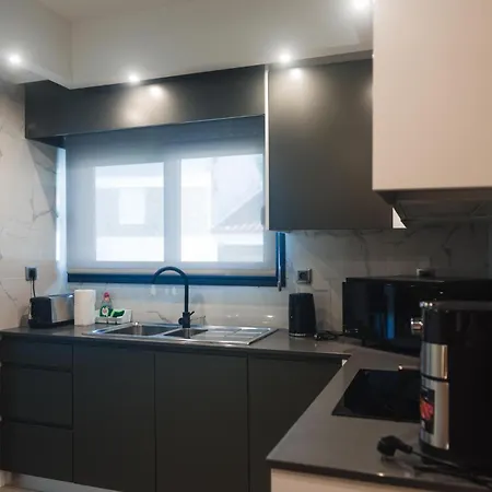 Apartman 3-Bedroom Home In Capelas With Ac, Heat & Parking